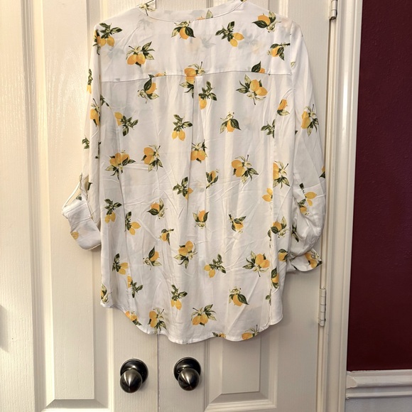 Jane and Delancey lemon print long sleeve blouse with roll tab sleeves. Size L - Picture 6 of 6